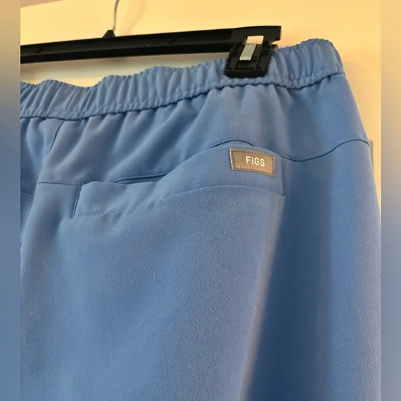 Men’s FIGS - Light (Ceil) blue Tansen jogger scrub pant. Size M/short. EUC - Picture 3 of 7
